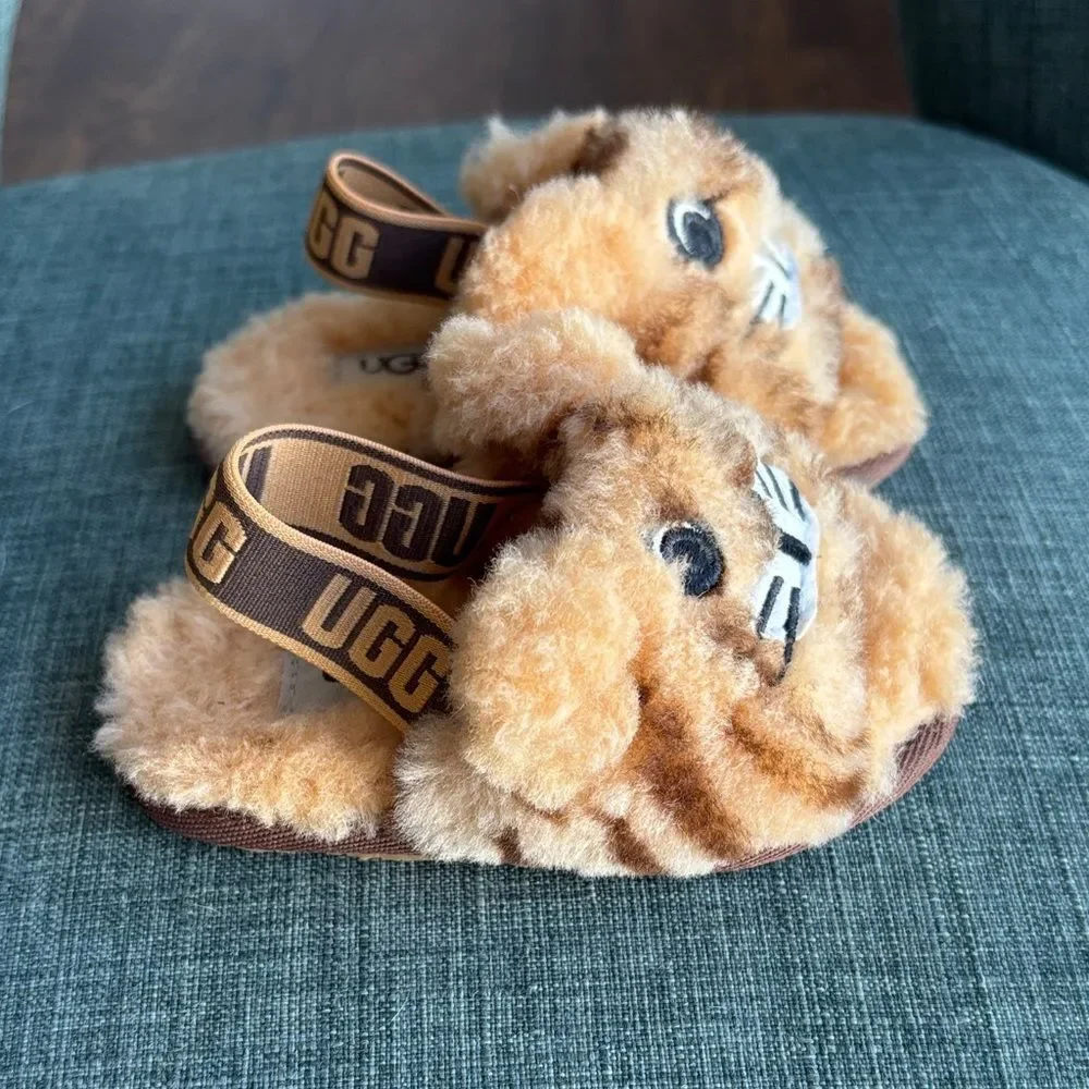 UGG Fluff Yeah Tiger stuffie kids Furry house shoes Slippers slides size 6 NWOT